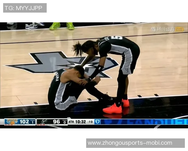 文班遭遇膝盖撞击倒地迅速回更衣室检查现已重返赛场状态良好